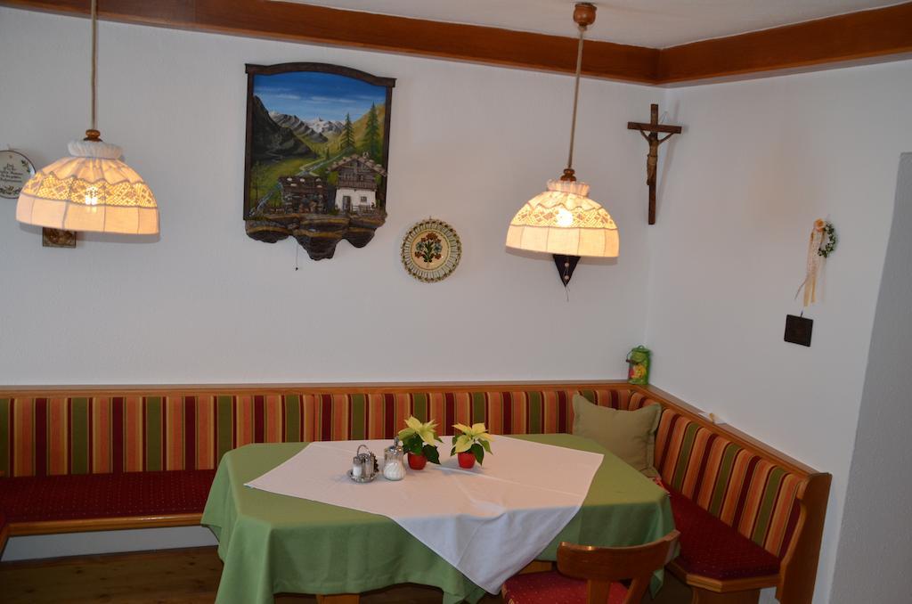Pension Kirchbrugger Telfes im Stubai Buitenkant foto