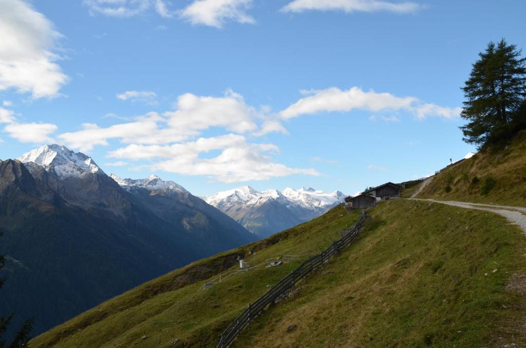 Pension Kirchbrugger Telfes im Stubai Buitenkant foto